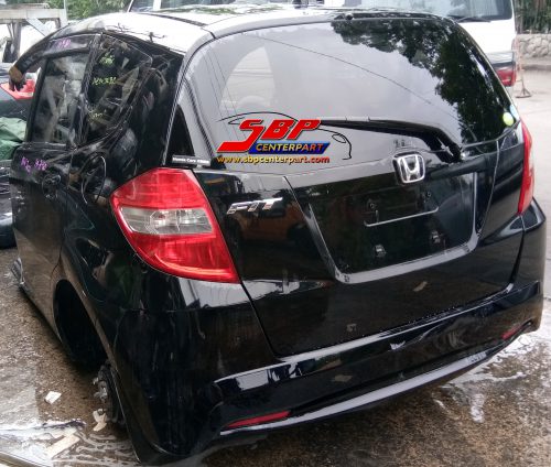 ตัดท้ายติดหลังคา HONDA  JAZZ 08 - Image 6
