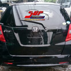 ตัดท้ายติดหลังคา HONDA  JAZZ 08