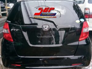 ตัดท้ายติดหลังคา HONDA  JAZZ 08