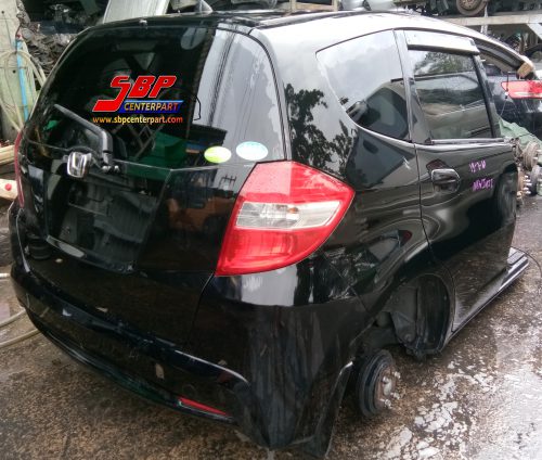 ตัดท้ายติดหลังคา HONDA  JAZZ 08 - Image 2