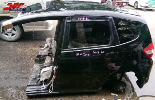 ตัดท้ายติดหลังคา HONDA  JAZZ 08 - Image 5