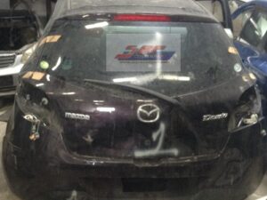 ตัดท้ายติดหลังคา MAZDA 2 5ประตู
