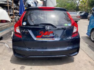 ท้ายตัดติดหลังคาพร้อมช่วงล่าง  HONDA  JAZZ  ปี14