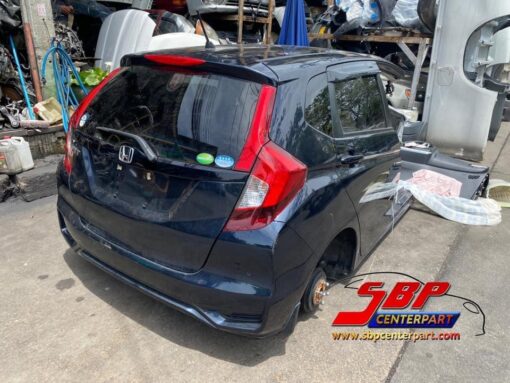 ท้ายตัดติดหลังคาพร้อมช่วงล่าง  HONDA  JAZZ  ปี14 - Image 3
