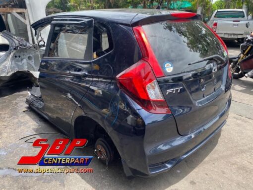 ท้ายตัดติดหลังคาพร้อมช่วงล่าง  HONDA  JAZZ  ปี14 - Image 4