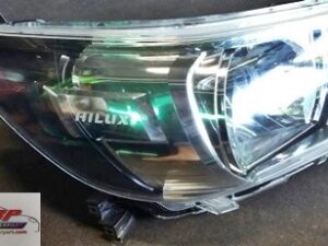 Alternative view of ไฟหน้า TOYOTA Hilux Revo 2015
