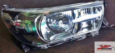 ไฟหน้า TOYOTA Hilux Revo 2015