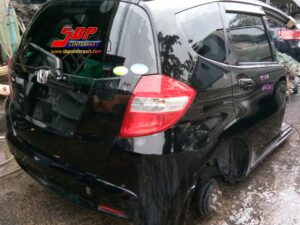 Alternative view of ตัดท้ายติดหลังคา HONDA  JAZZ 08