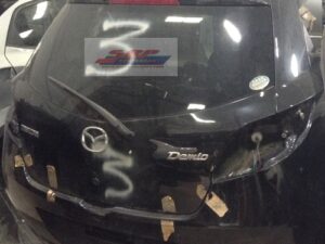 Alternative view of ตัดท้ายติดหลังคา MAZDA 2 5ประตู