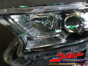 Alternative view of ไฟหน้า FORD Ranger 2014