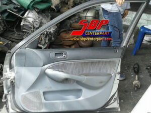 Alternative view of ประตูหน้า ขวา HONDA CIVIC 01