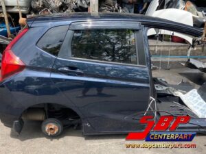 Alternative view of ท้ายตัดติดหลังคาพร้อมช่วงล่าง  HONDA  JAZZ  ปี14